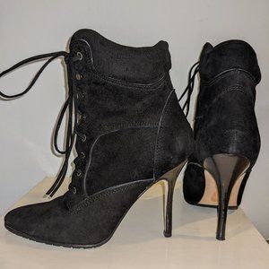 Manolo Blahnik black suede heeled ankle boot size 6, EUR 36